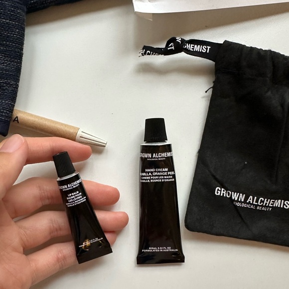 NWT - Grown Alchemist Travel Kit in Handmade Amenity Pouch - Picture 2 of 4